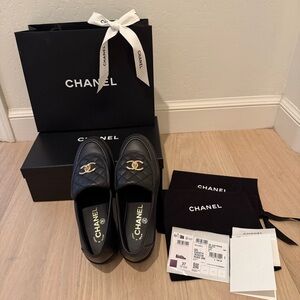 CHANEL Black Quilted Lambskin Leather CC Turnlock Loafers 37